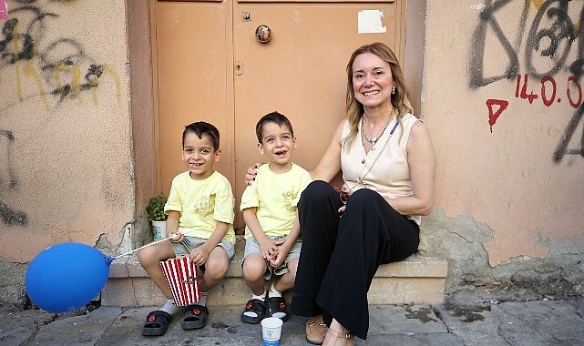 'Mutlu Çocuklar Sokağı' ile Konak'ta sokaklar çocukların oyun alanı oldu