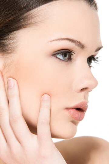 Dermaclinic Sıvı Yüz Germe Bursa ve Bursa Leke Tedavisi Uygulamaları